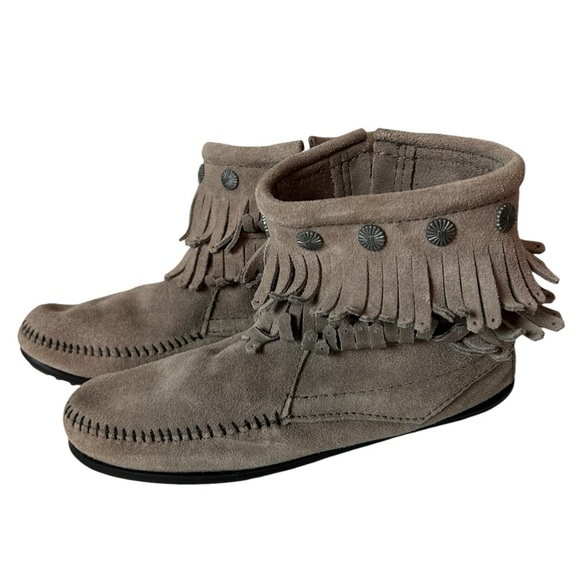 MINNETONKA Gray Suede Moccasins Double Fringe Side Zip Bootie Women’s Sz 8 - Picture 4 of 6